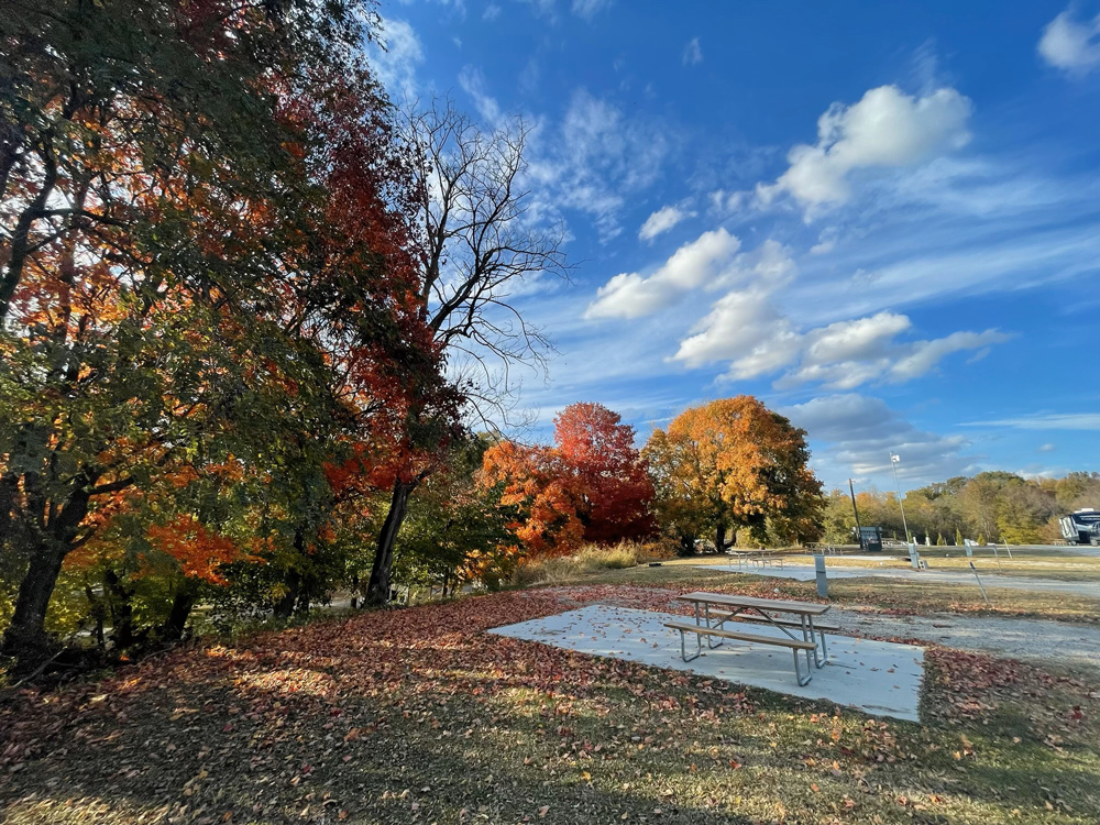 Escape to Kentucky's Gem: Diamond Lake Resort Awaits